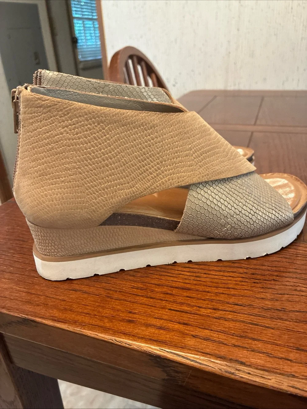 Diba True Gang Way Wedge Sandals Women’s 7M Criss Cross Strap Heel Zip